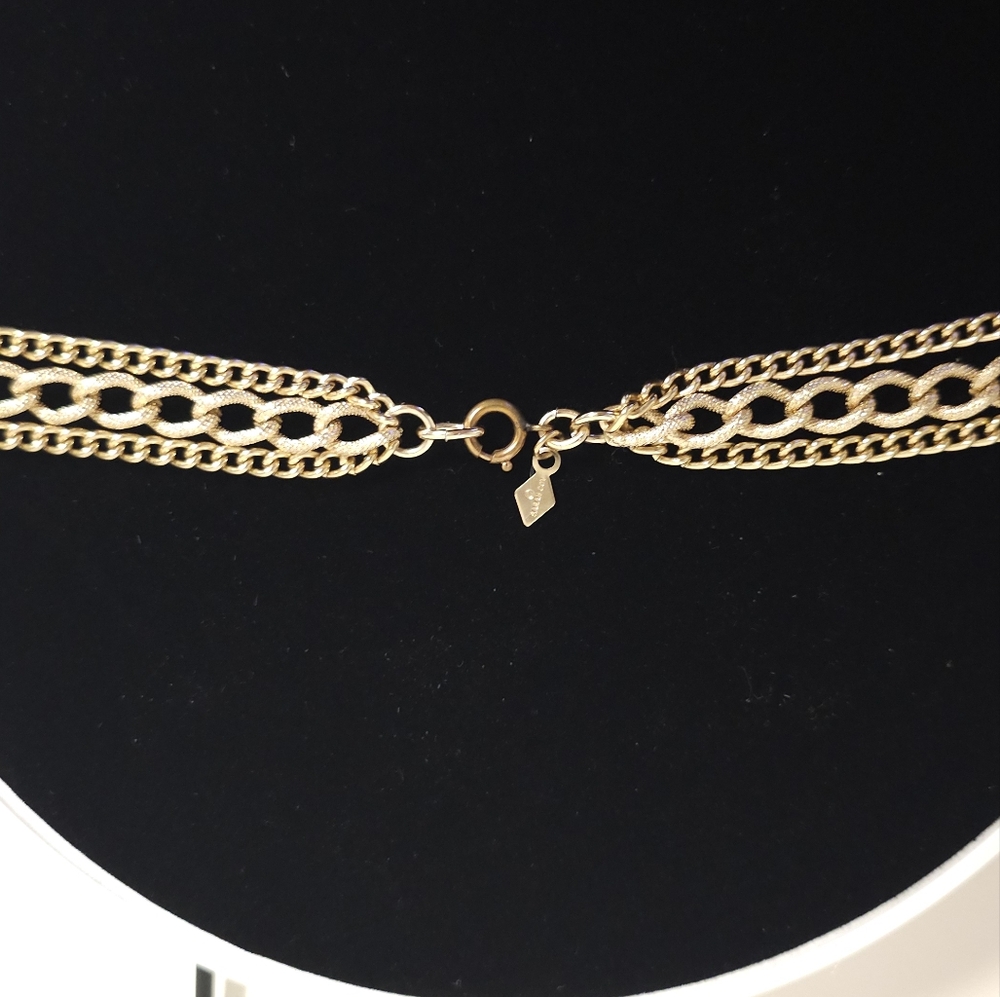 Sarah Coventry gold-toned triple chain with amber acrylic beads women's necklace - Picture 4 of 7